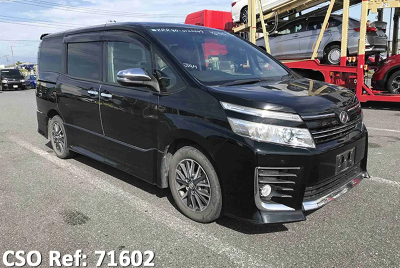 Toyota / Voxy 2015